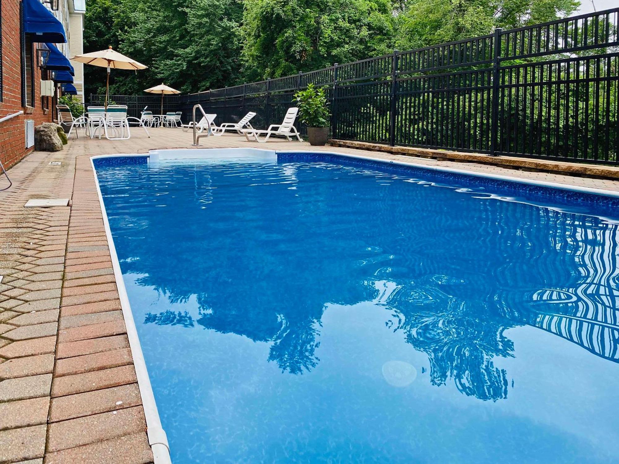 Comfort Inn & Suites Sturbridge-Brimfield Buitenkant foto