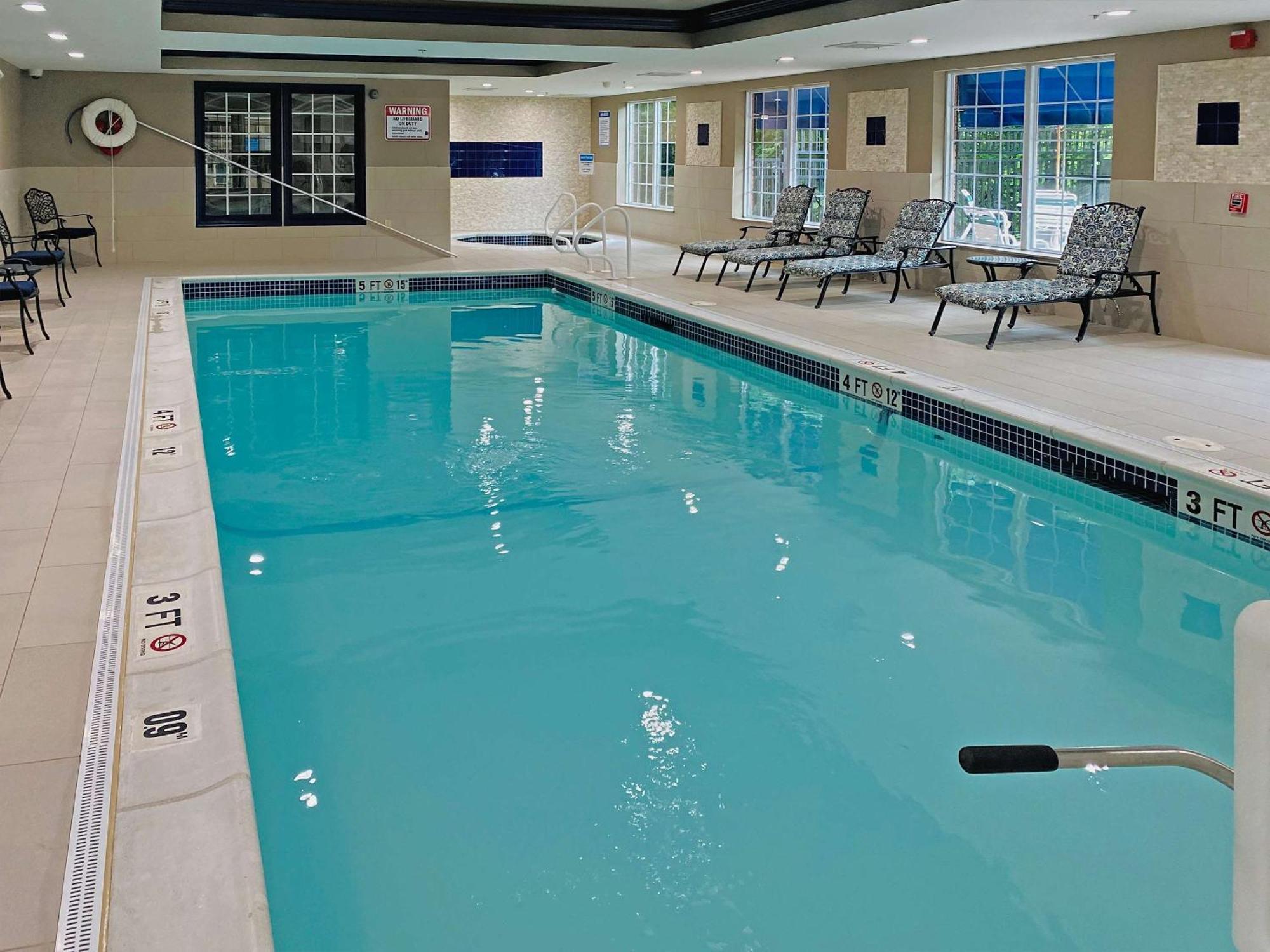Comfort Inn & Suites Sturbridge-Brimfield Buitenkant foto
