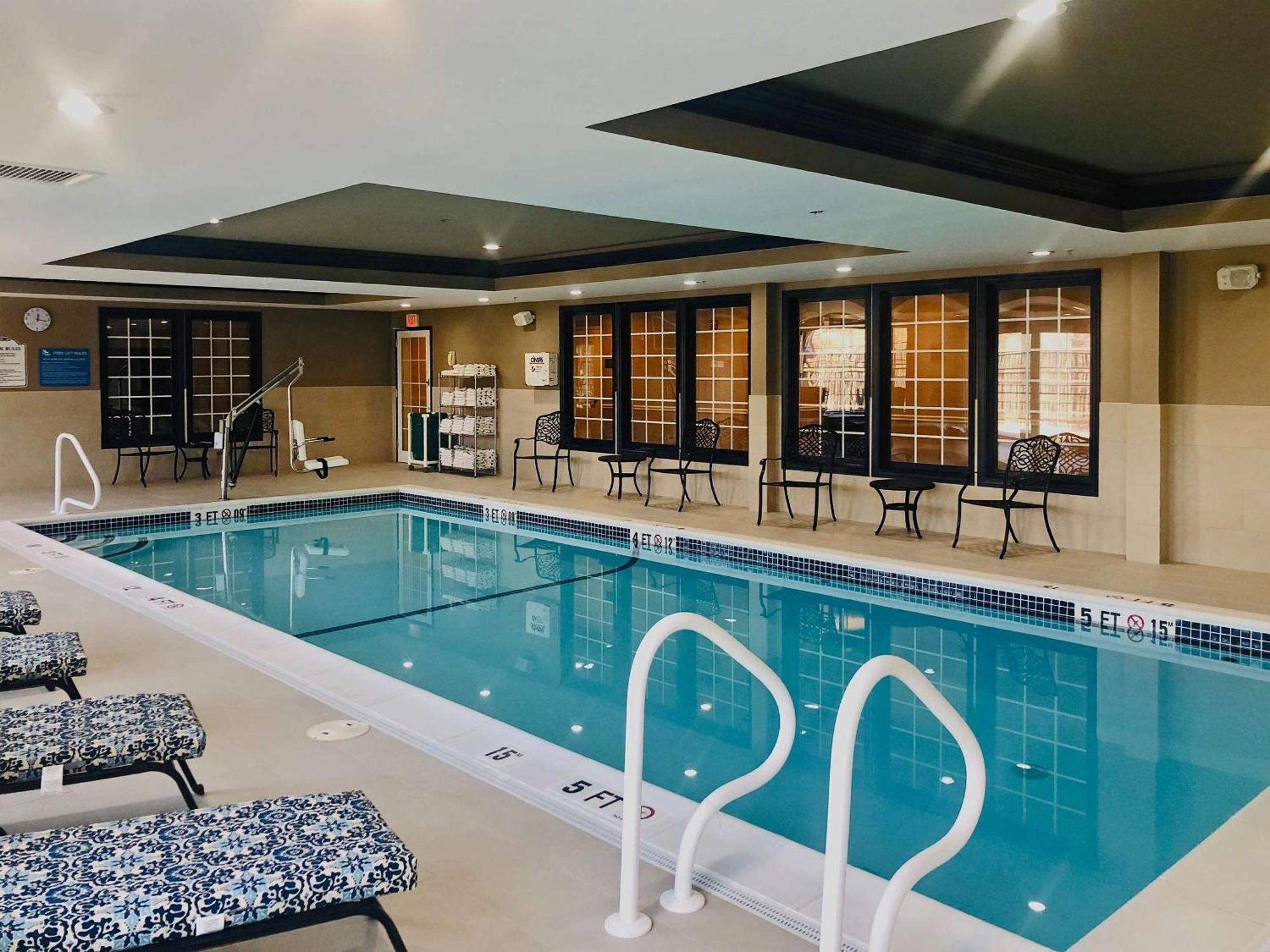 Comfort Inn & Suites Sturbridge-Brimfield Buitenkant foto