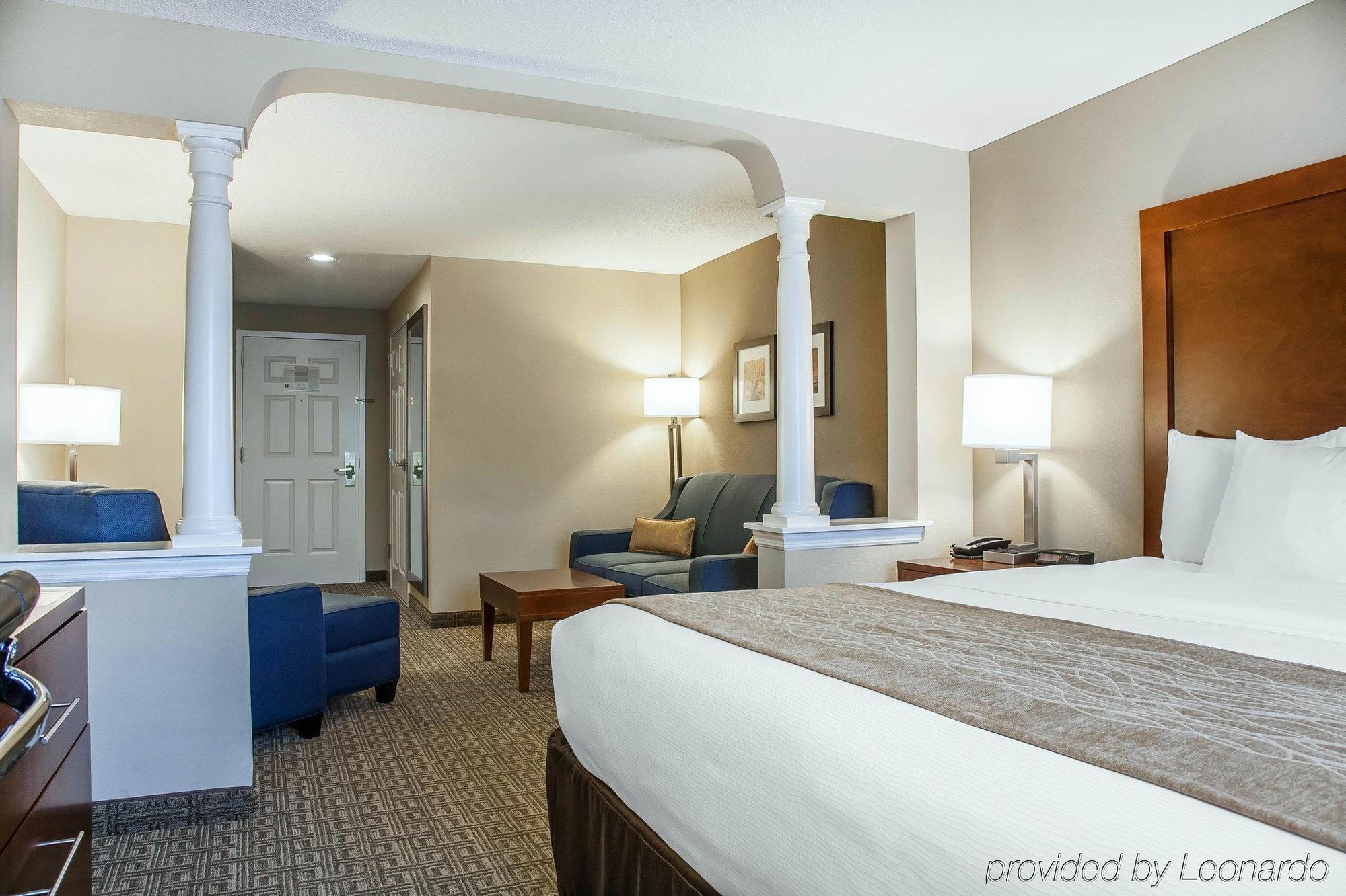 Comfort Inn & Suites Sturbridge-Brimfield Buitenkant foto
