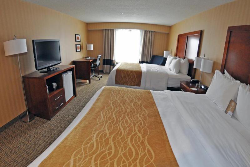 Comfort Inn & Suites Sturbridge-Brimfield Buitenkant foto