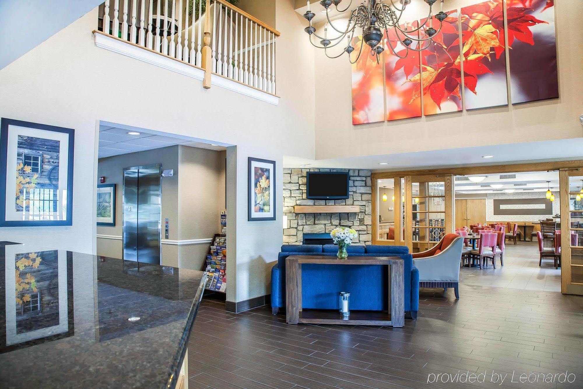 Comfort Inn & Suites Sturbridge-Brimfield Buitenkant foto