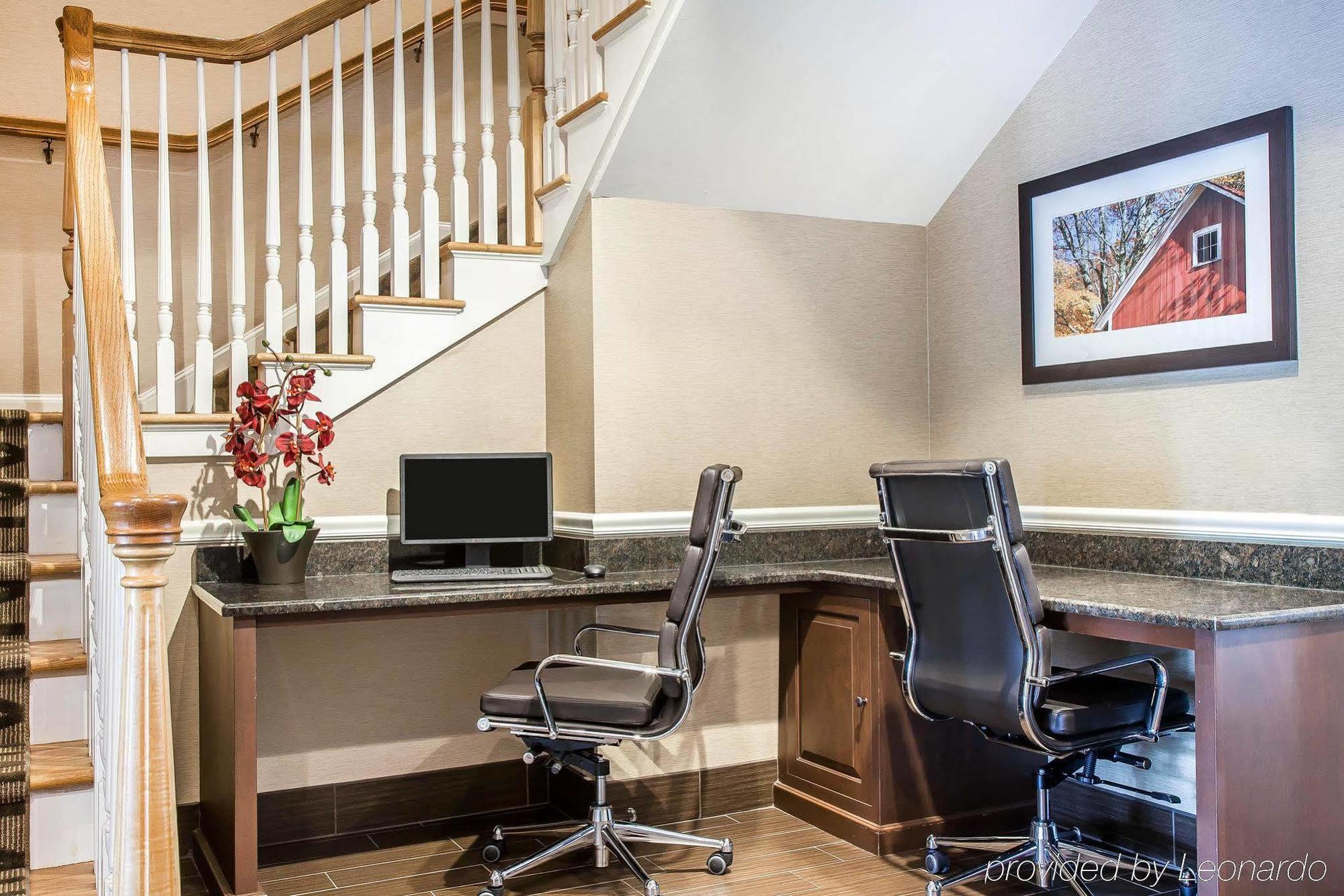 Comfort Inn & Suites Sturbridge-Brimfield Buitenkant foto