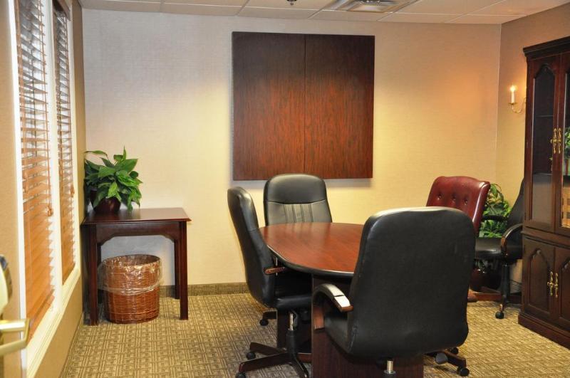 Comfort Inn & Suites Sturbridge-Brimfield Buitenkant foto