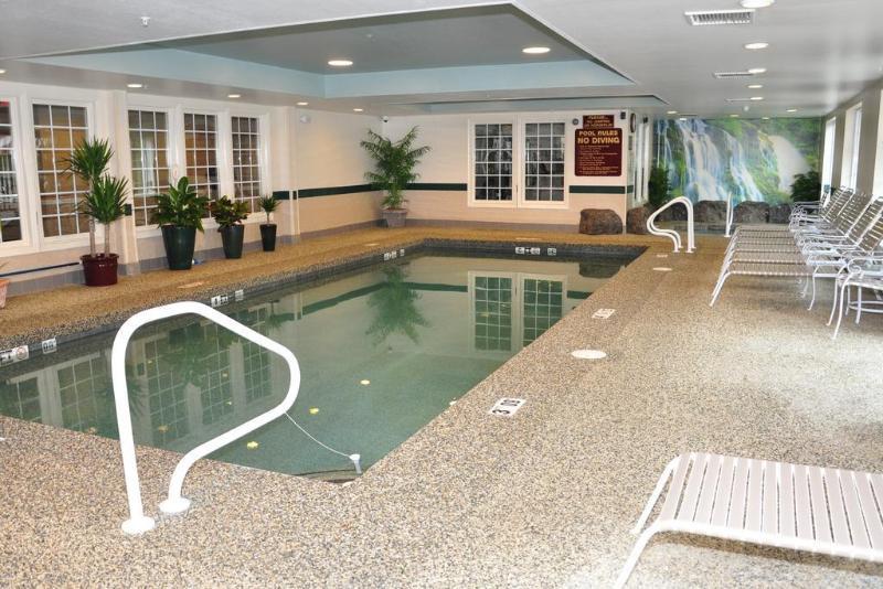 Comfort Inn & Suites Sturbridge-Brimfield Buitenkant foto