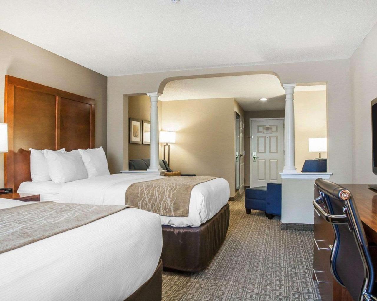 Comfort Inn & Suites Sturbridge-Brimfield Buitenkant foto
