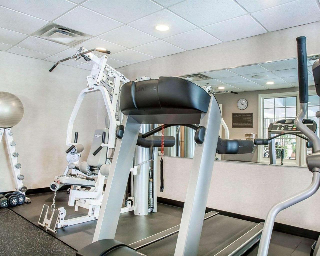 Comfort Inn & Suites Sturbridge-Brimfield Buitenkant foto
