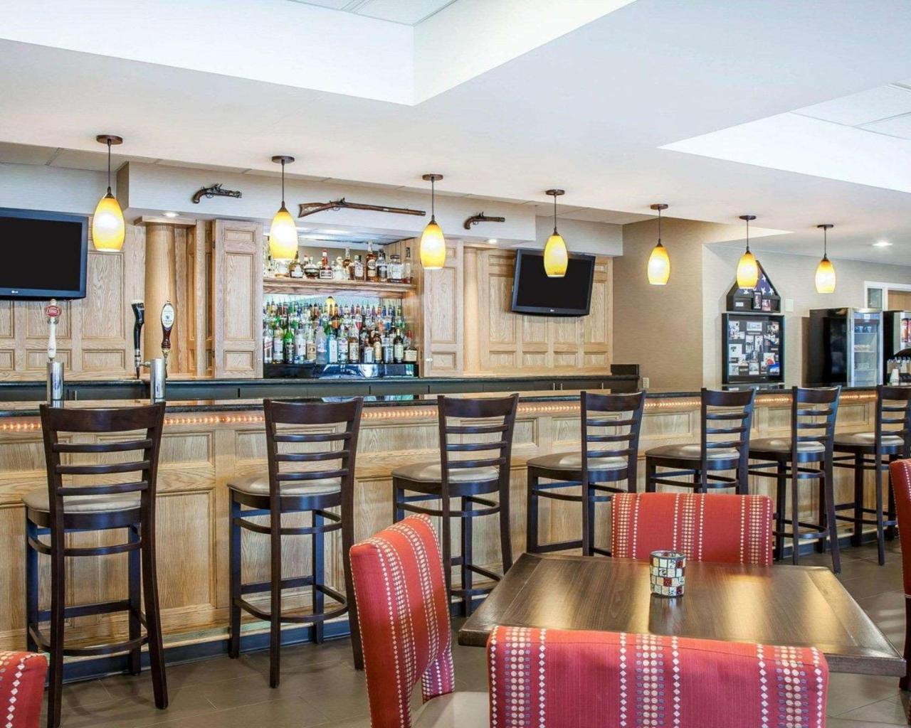 Comfort Inn & Suites Sturbridge-Brimfield Buitenkant foto