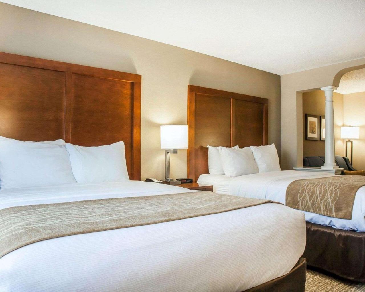 Comfort Inn & Suites Sturbridge-Brimfield Buitenkant foto