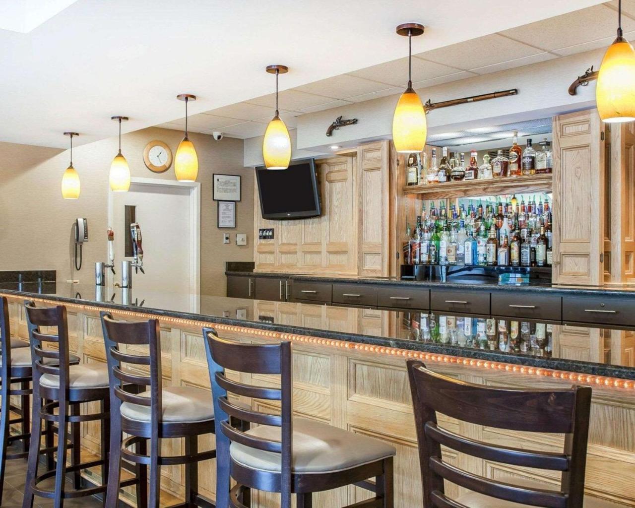 Comfort Inn & Suites Sturbridge-Brimfield Buitenkant foto