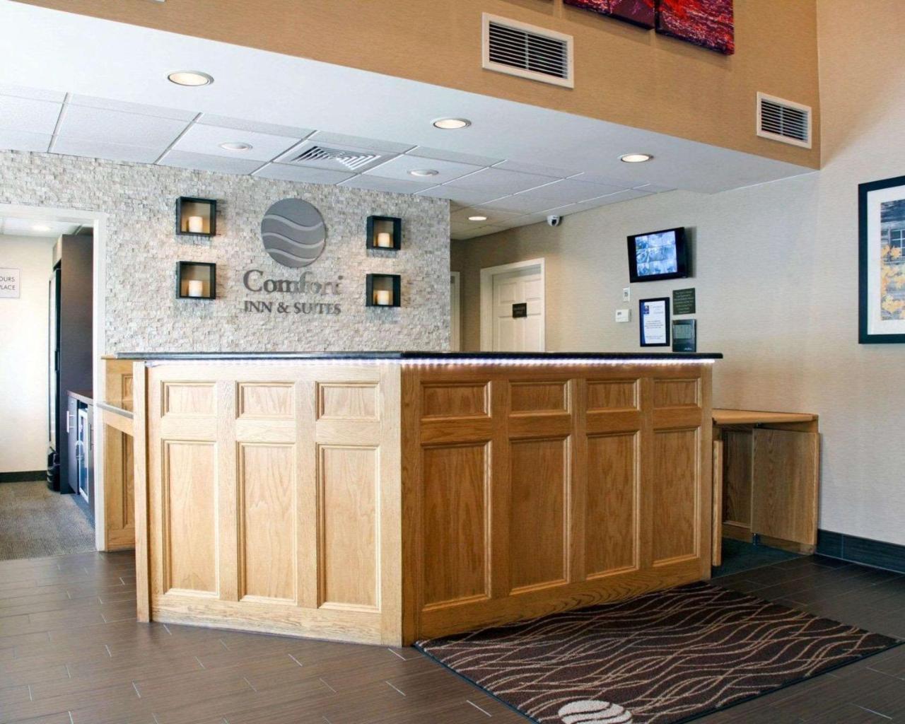 Comfort Inn & Suites Sturbridge-Brimfield Buitenkant foto