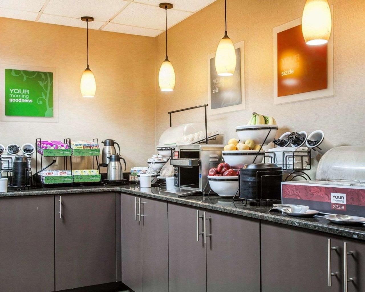Comfort Inn & Suites Sturbridge-Brimfield Buitenkant foto